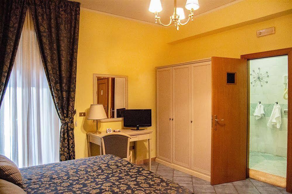 פומפיי Hotel Piccolo Sogno מראה חיצוני תמונה